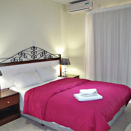 Mackenzie Beach Hotel Larnaca Ngoại thất bức ảnh