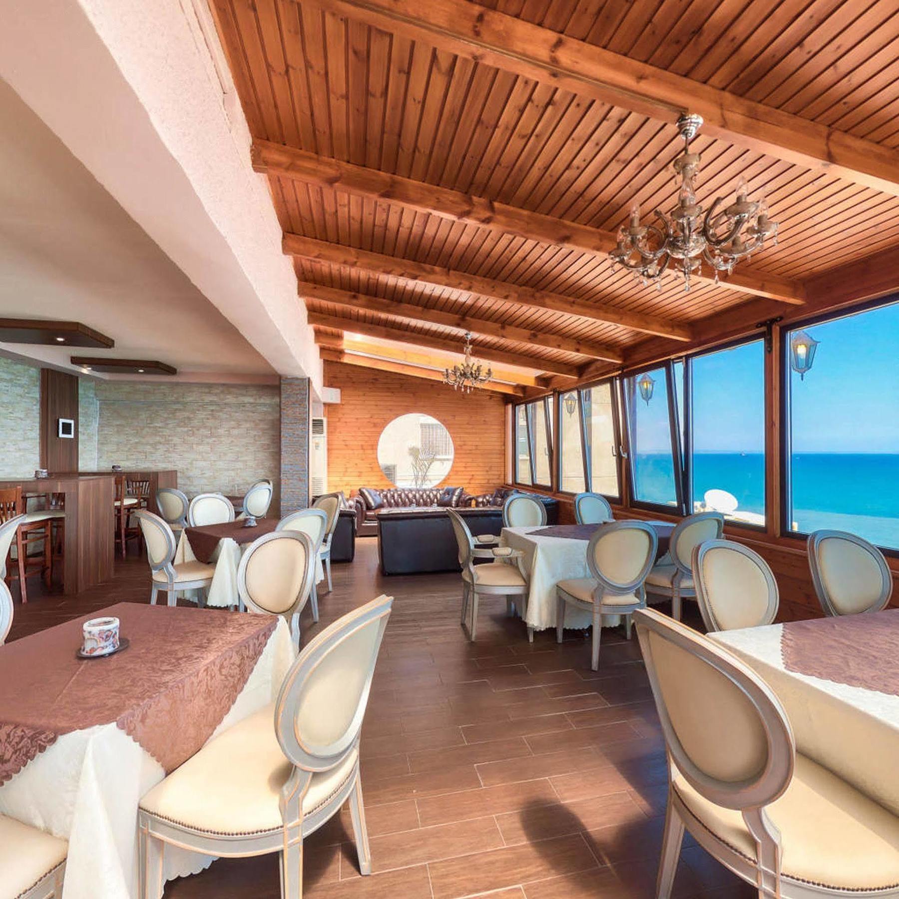 Mackenzie Beach Hotel Larnaca Ngoại thất bức ảnh