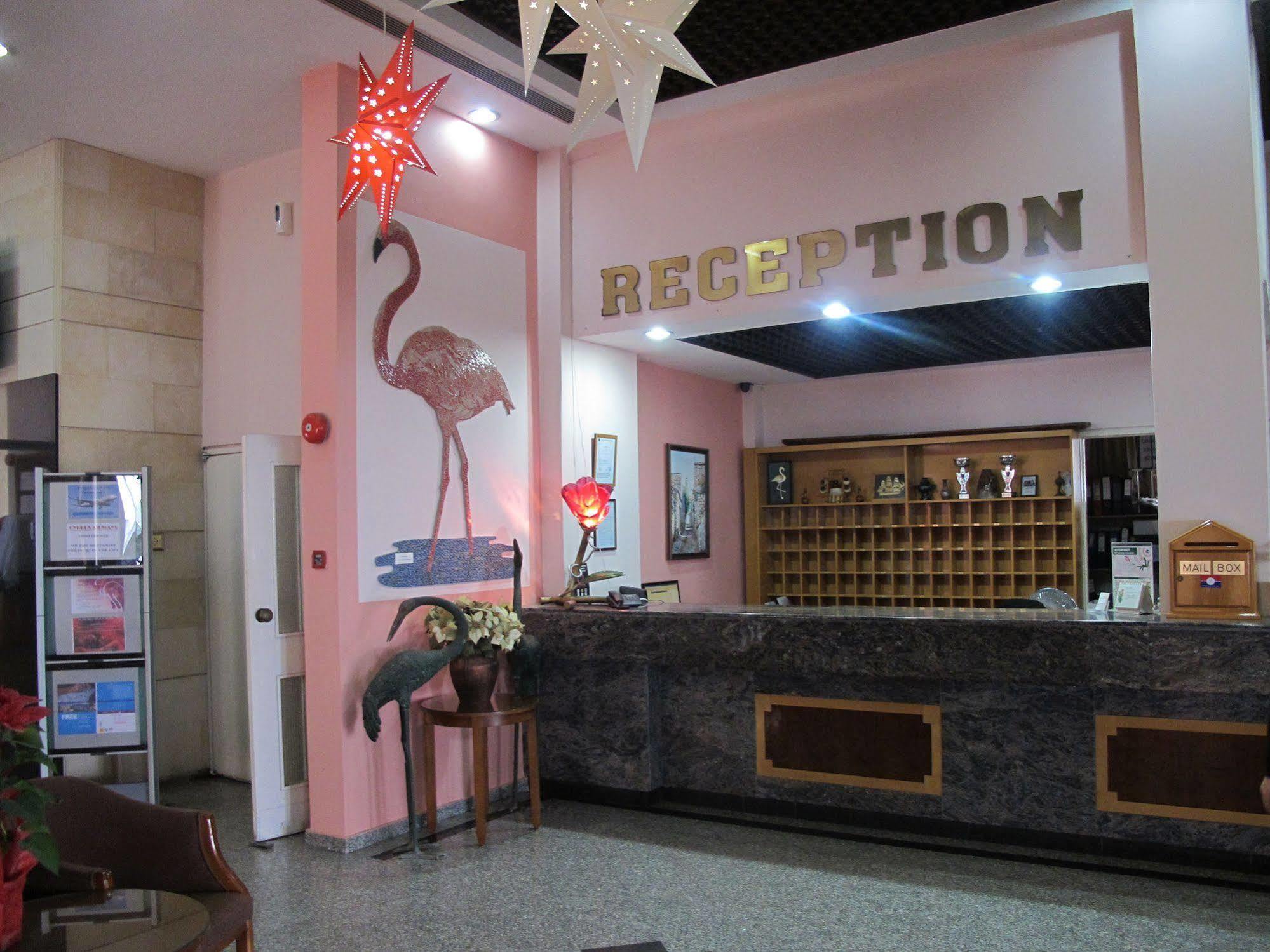 Mackenzie Beach Hotel Larnaca Ngoại thất bức ảnh