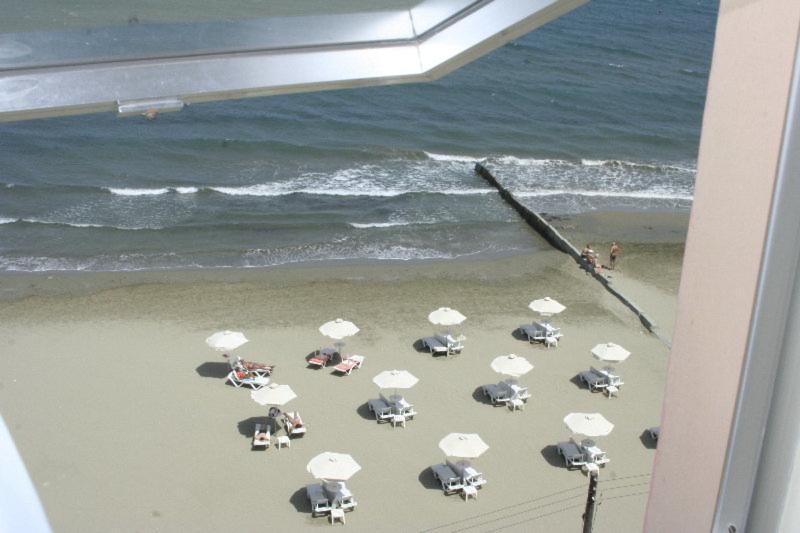 Mackenzie Beach Hotel Larnaca Tiện nghi bức ảnh