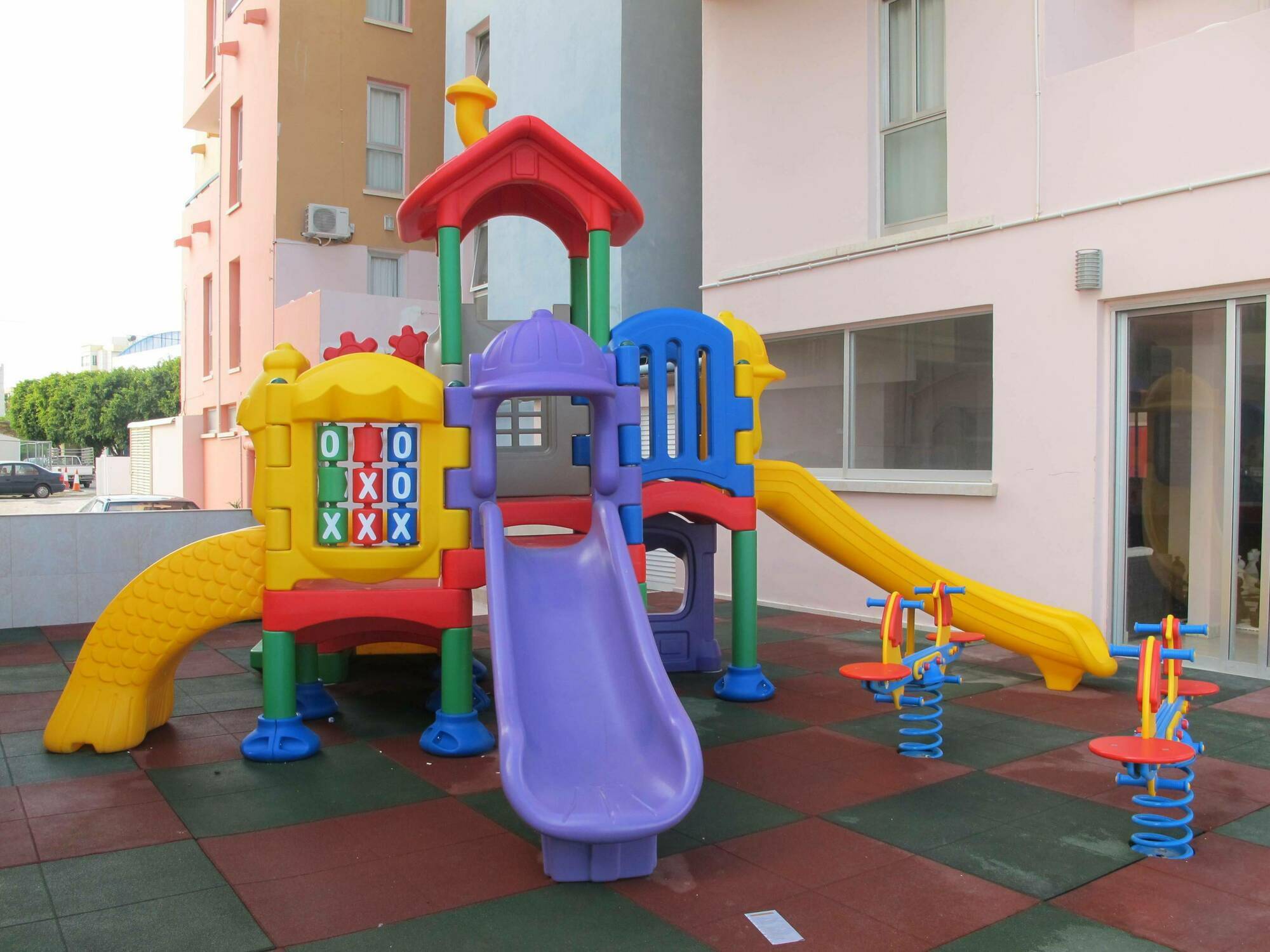 Mackenzie Beach Hotel Larnaca Ngoại thất bức ảnh